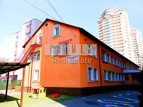 комерційна за адресою Борщагівська вул., 204 к2