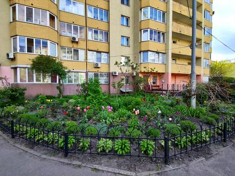 комерційна за адресою Тростянецька вул., 49