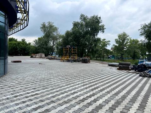 комерційна за адресою Центральна вул., 21