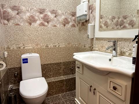 комерційна за адресою Мала Арнаутська вул., 60