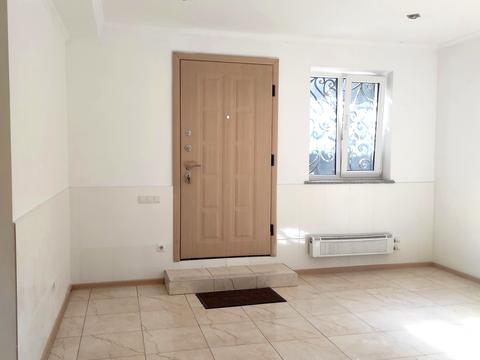 комерційна за адресою Ніни Строкатої вул. (Буніна), 20