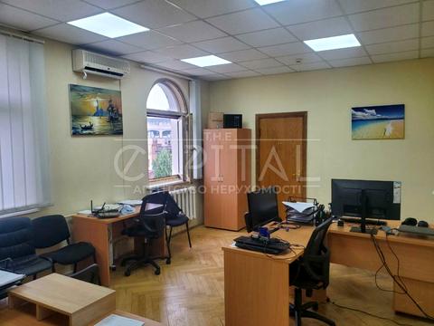 комерційна за адресою Стрілецька вул., 4-6