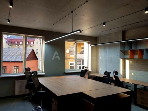 комерційна за адресою Саксаганського вул., 37-К