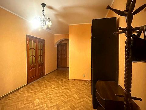 квартира за адресою Анни Ахматової вул., 16-Б