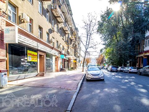 комерційна за адресою Ярослава Мудрого вул. (Петровського), 37