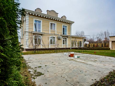 будинок за адресою Вишнева вул., 1