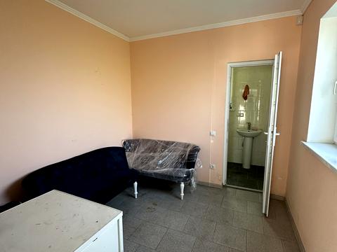 комерційна за адресою с. Раковець, Центральна, 75 А