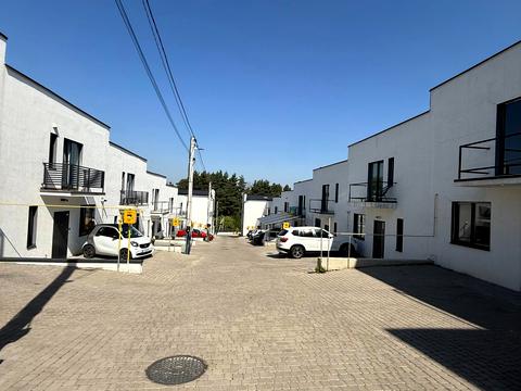 будинок за адресою Озерна, 8ж