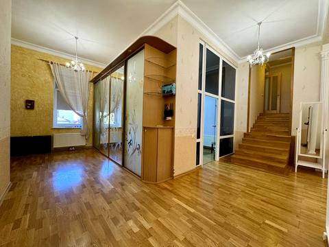 квартира за адресою Соборна вул. (Радянська), 40