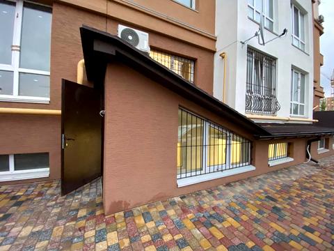 комерційна за адресою Героїв Небесної Сотні просп., 28/1