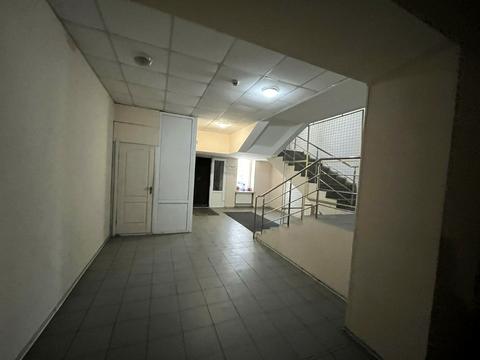 комерційна за адресою Академіка Янгеля вул., 33