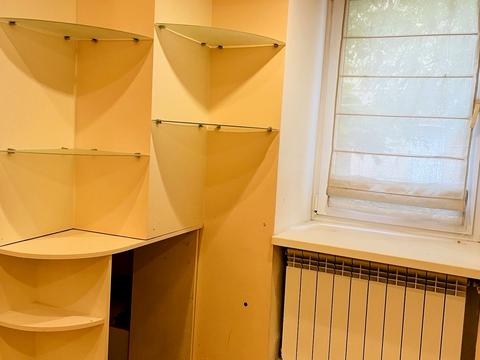 комерційна за адресою  Українських Героїв пл. (Льва Толстого), 3