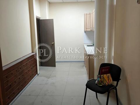 комерційна за адресою Володимирська вул., 51/53