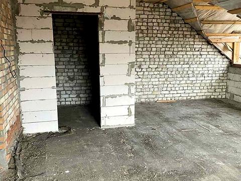 квартира за адресою Космонавтів вул., 7