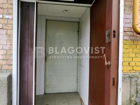 комерційна за адресою Князів Острозьких вул. (Московська), 39
