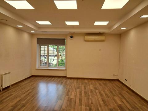 комерційна за адресою Басейна вул., 7-В