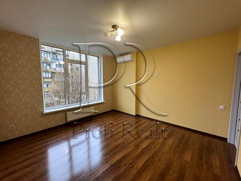 квартира за адресою Любомира Гузара просп. (Космонавта Комарова), 15