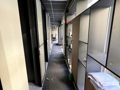 комерційна за адресою Набережно-Хрещатицька вул., 35В