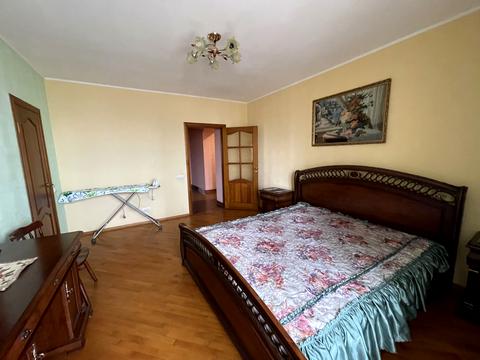 квартира за адресою Анни Ахматової вул., 31