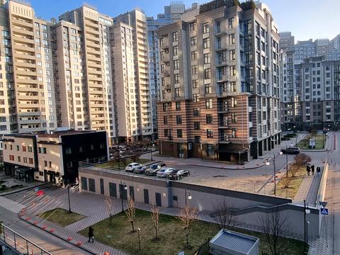 комерційна за адресою Андрія Верхогляда вул. (Михайла Драгомирова), 4Б