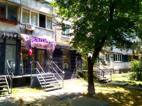 комерційна за адресою Звіринецька вул., 61