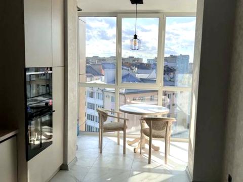 квартира за адресою В'ячеслава Чорновола вул. (), 7