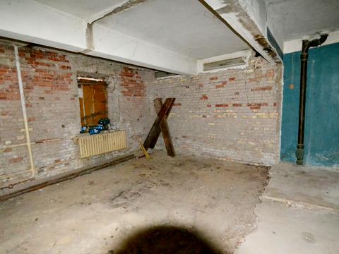 комерційна за адресою Рейтарська вул., 11