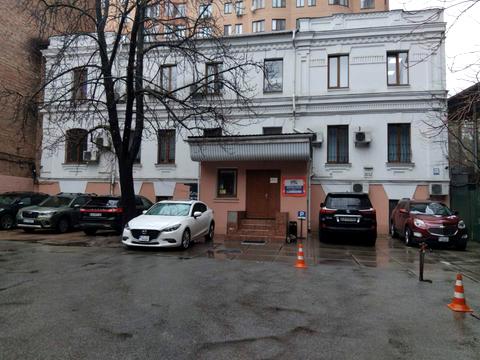 комерційна за адресою Жилянська вул., 30-32