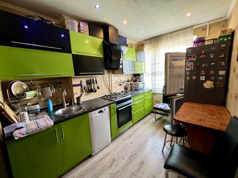 квартира за адресою Космонавтів вул., 94