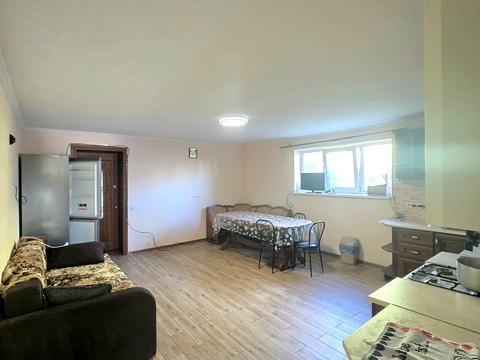 будинок за адресою Вишнева, 1