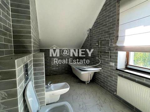 будинок за адресою с. Нові Петрівці, Нові Петрівці