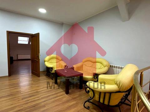 комерційна за адресою Корятовича пл., 40