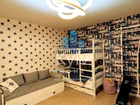 будинок за адресою Соборна вул. ()