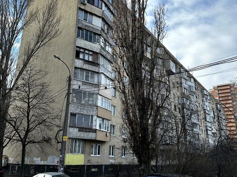 квартира за адресою Середня вул., 61