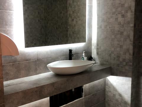 комерційна за адресою Велика Васильківська вул. (Червоноармійська), 43/16