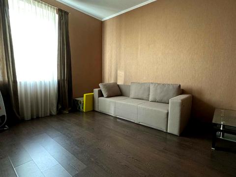 будинок за адресою Молодіжна