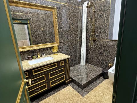 комерційна за адресою Генуезька вул., 5