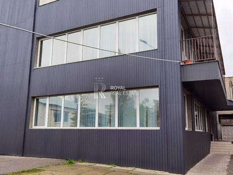 комерційна за адресою Шевченка пл., 2