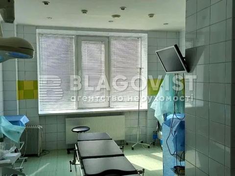 комерційна за адресою Почайнинська вул., 70