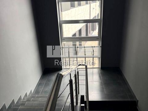 комерційна за адресою Максимовича Михайла, 8