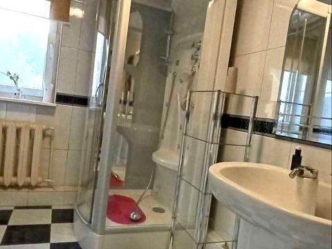 будинок за адресою Лабораторна вул., 16