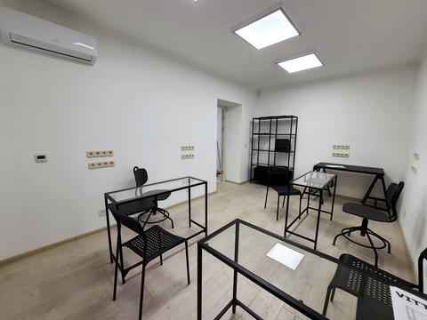 комерційна за адресою Левандовська вул. (Аніщенка), 14