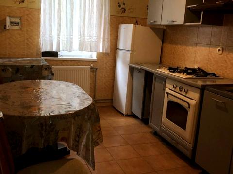 будинок за адресою Подільська вул., 1
