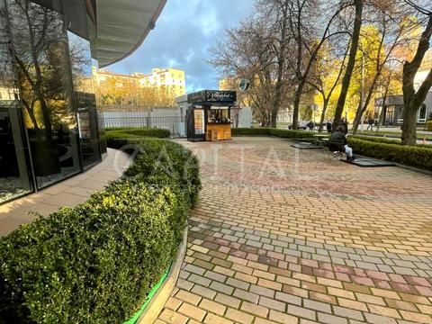 комерційна за адресою Польова вул., 24