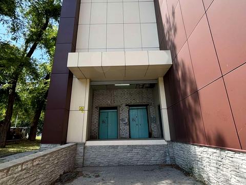 коммерческая по адресу Богдана Хмельницкого просп. (Героїв Сталінграда), 24м