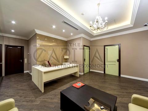 комерційна за адресою вул. Коновальця Євгена, 44Б