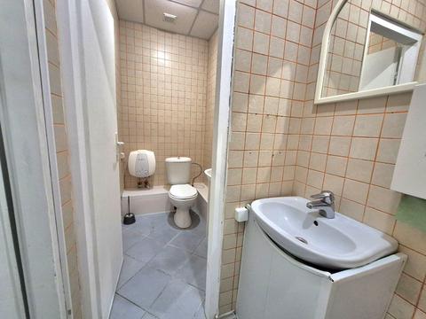 комерційна за адресою Еспланадна вул., 30
