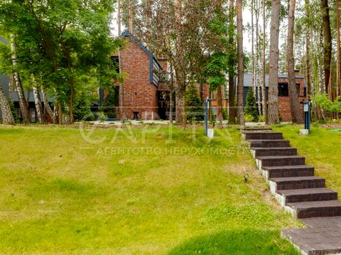 будинок за адресою Набережна вул.