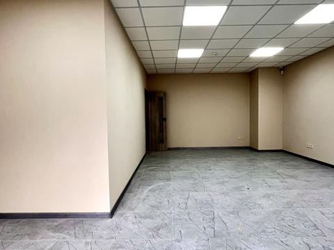 комерційна за адресою Малоголосківська вул., 28