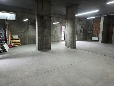 комерційна за адресою Університетська вул., 17-А